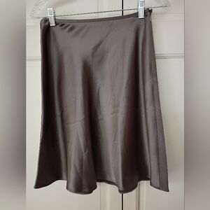tahari flared sylver skirt satin